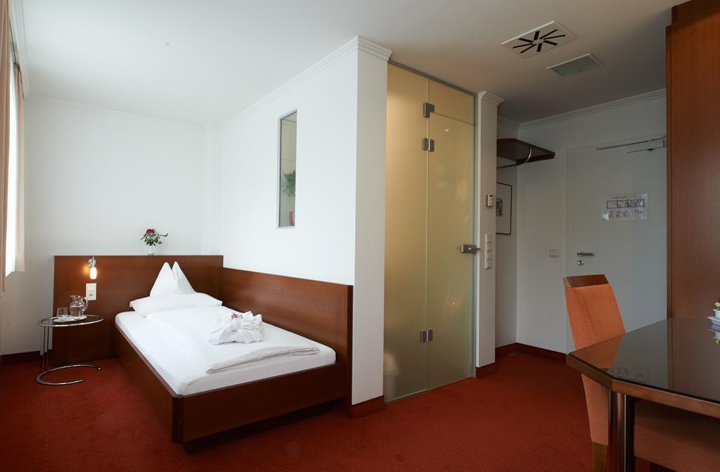 Hotel Klughardt Nuremberg Room photo